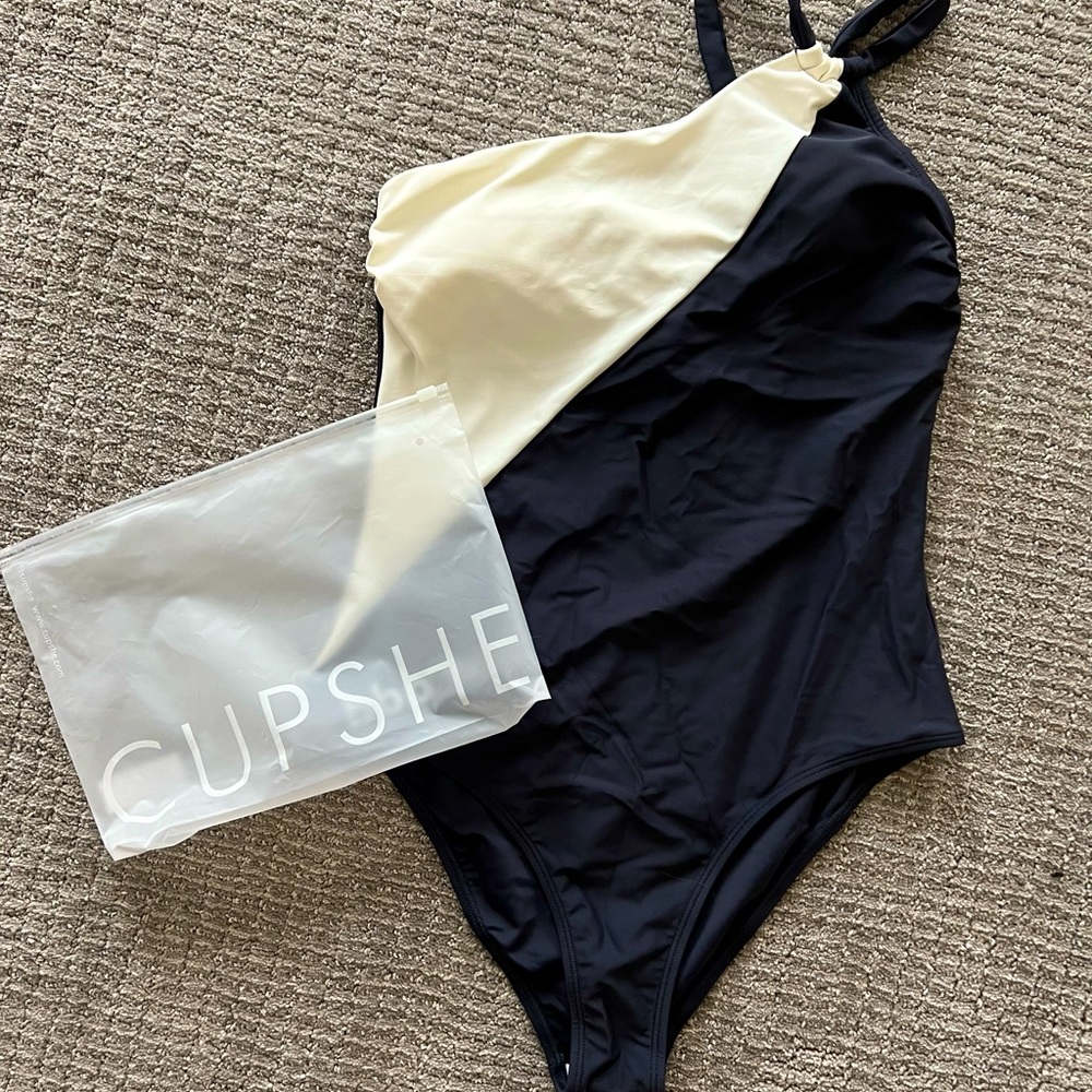 Nwt Cupshe womens bathing suit, sz large